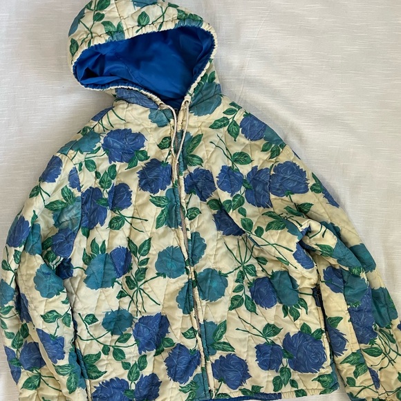 Jackets & Blazers - Large floral zip up jacket. This jacket is so cute! #floral